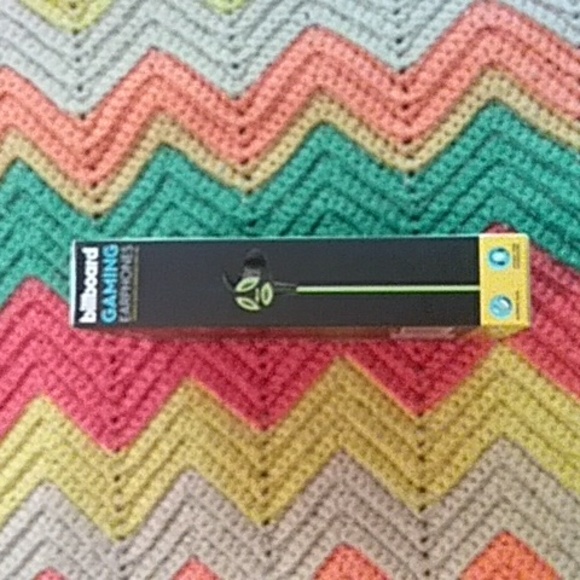 billboard Gaming Earphones with Mic Green NIB - Picture 2 of 4